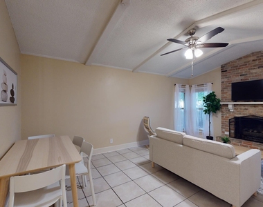 9104 Quail Creek Dr - Photo Thumbnail 7