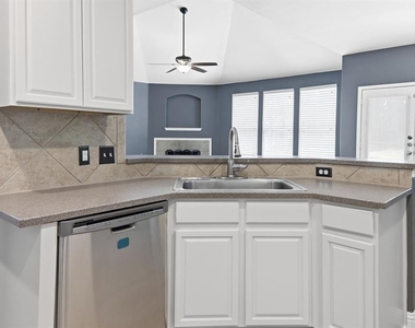 2157 Paradise Ridge Dr - Photo Thumbnail 10