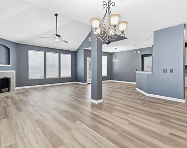 2157 Paradise Ridge Dr - Photo Thumbnail 4