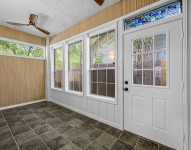 1307 Kinney Ave - Photo Thumbnail 9
