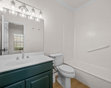 1307 Kinney Ave - Photo Thumbnail 18
