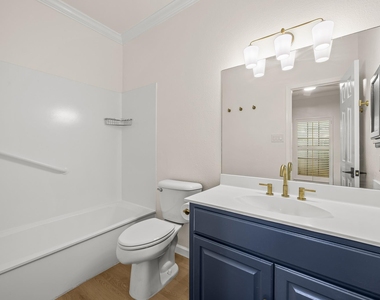 1307 Kinney Ave - Photo Thumbnail 14