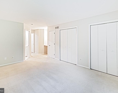 33 Foxtail Court - Photo Thumbnail 6