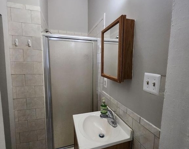 403 W 6th Street - Photo Thumbnail 9