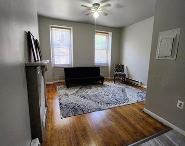 403 W 6th Street - Photo Thumbnail 2