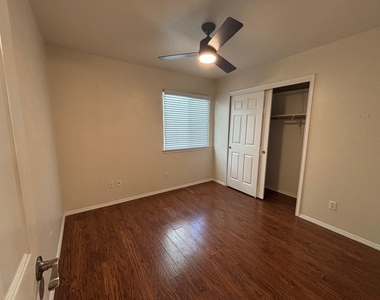 2924 Settlement Dr - Photo Thumbnail 11
