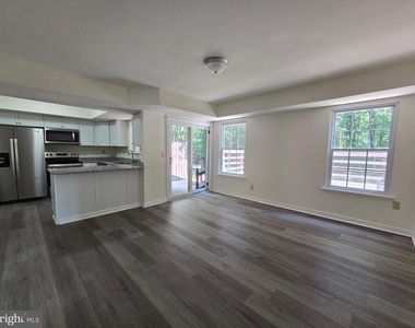 1417 S. Farmview Dr - Photo Thumbnail 8