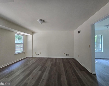 1417 S. Farmview Dr - Photo Thumbnail 10