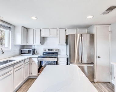 8403 Selway Dr - Photo Thumbnail 6
