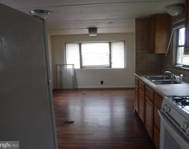 53 Shamrock Avenue - Photo Thumbnail 9