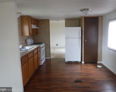 53 Shamrock Avenue - Photo Thumbnail 10