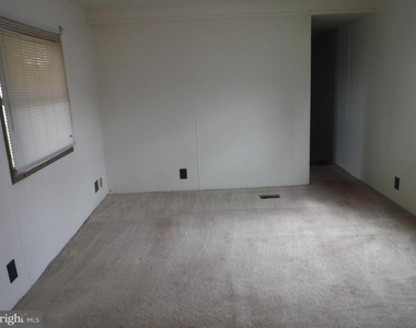 53 Shamrock Avenue - Photo Thumbnail 11