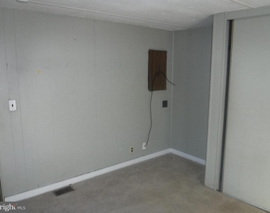 53 Shamrock Avenue - Photo Thumbnail 6