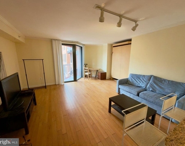631 D Street Nw - Photo Thumbnail 9