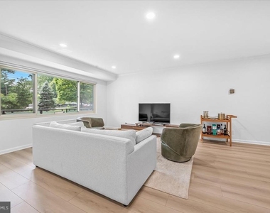 4201 Cathedral Avenue Nw - Photo Thumbnail 11
