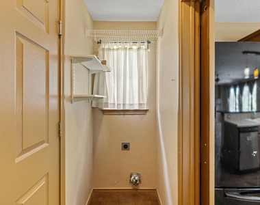 3634 Windhill Loop - Photo Thumbnail 15