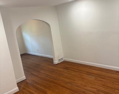 4234 4234 Place Ne - Photo Thumbnail 6