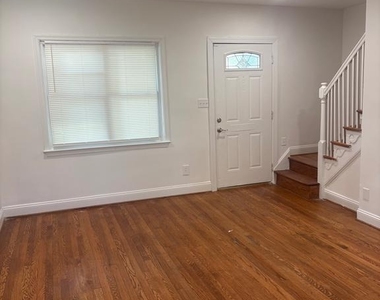 4234 4234 Place Ne - Photo Thumbnail 5
