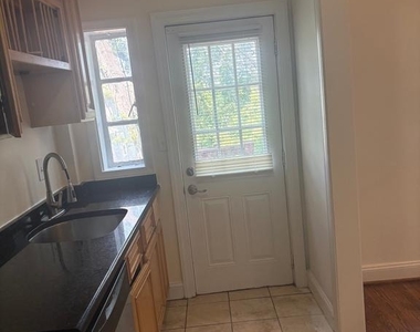 4234 4234 Place Ne - Photo Thumbnail 9