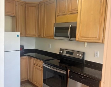 4234 4234 Place Ne - Photo Thumbnail 7