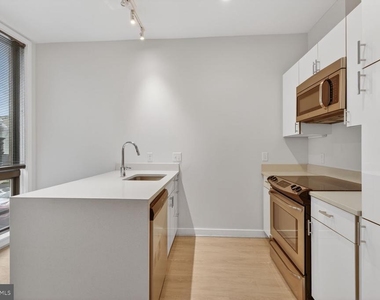 3825 Georgia Avenue Nw - Photo Thumbnail 5