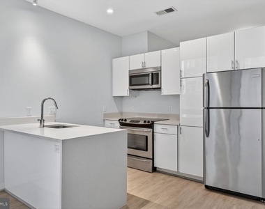 3825 Georgia Avenue Nw - Photo Thumbnail 6