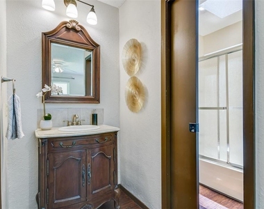 11012 Alhambra Dr - Photo Thumbnail 14
