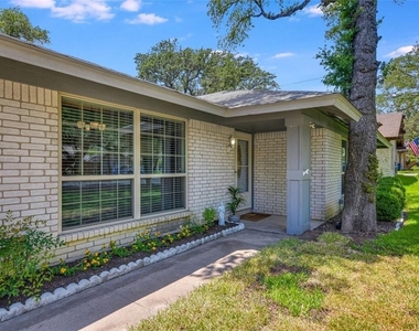 11012 Alhambra Dr - Photo Thumbnail 4