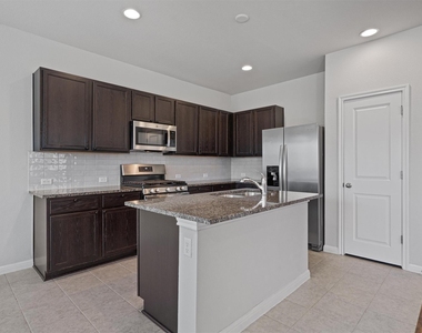 256 Pelican Bay Cir - Photo Thumbnail 29