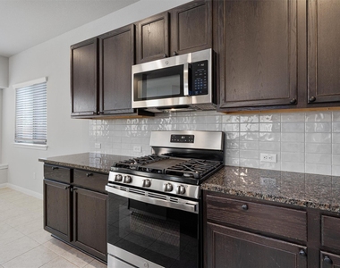 256 Pelican Bay Cir - Photo Thumbnail 10