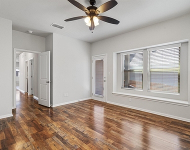 256 Pelican Bay Cir - Photo Thumbnail 14