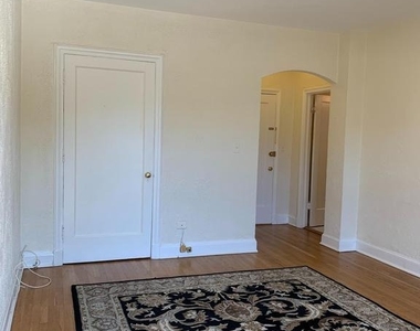 2032 Belmont Road Nw - Photo Thumbnail 7