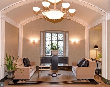 2032 Belmont Road Nw - Photo Thumbnail 2