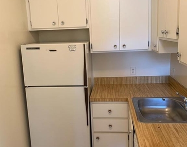 2032 Belmont Road Nw - Photo Thumbnail 10