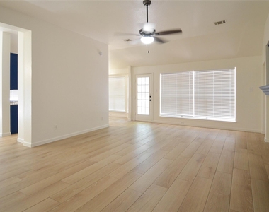 506 Pleasant Valley Dr - Photo Thumbnail 4