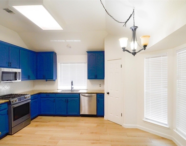 506 Pleasant Valley Dr - Photo Thumbnail 5