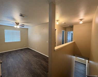 6808 Sabrina Dr - Photo Thumbnail 11