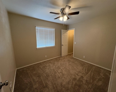 6808 Sabrina Dr - Photo Thumbnail 19