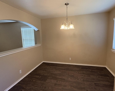 6808 Sabrina Dr - Photo Thumbnail 10