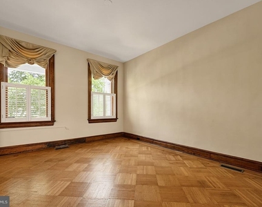 221 E Street Se - Photo Thumbnail 9