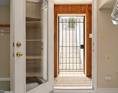 221 E Street Se - Photo Thumbnail 51
