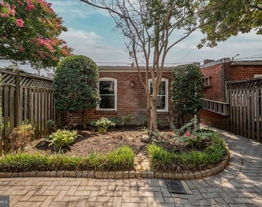 221 E Street Se - Photo Thumbnail 60