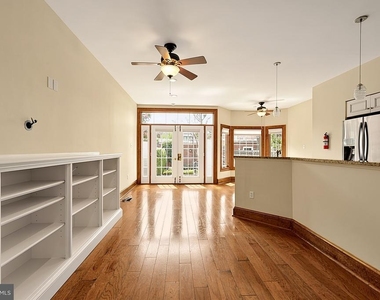 221 E Street Se - Photo Thumbnail 16