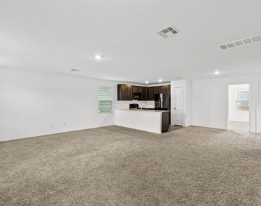 889 Powell St - Photo Thumbnail 7