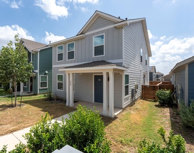 889 Powell St - Photo Thumbnail 1