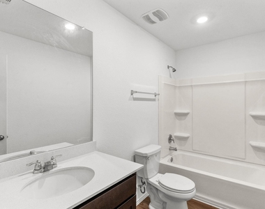 889 Powell St - Photo Thumbnail 16
