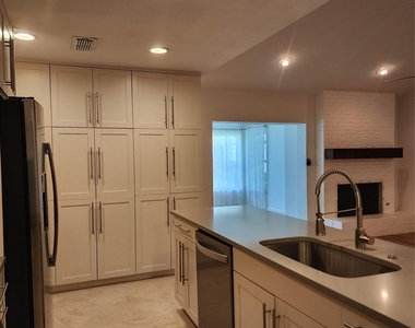 1804 Kingwood Cv - Photo Thumbnail 8