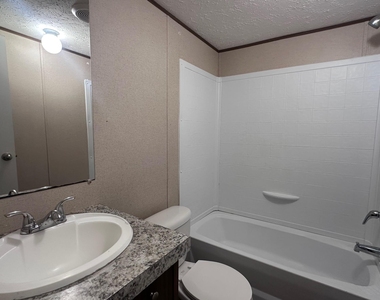 302 Lone Star Rd - Photo Thumbnail 10