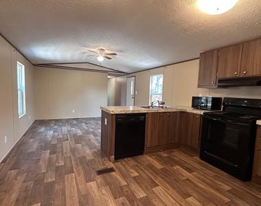 302 Lone Star Rd - Photo Thumbnail 3