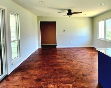 4703 Surrey Dr - Photo Thumbnail 1